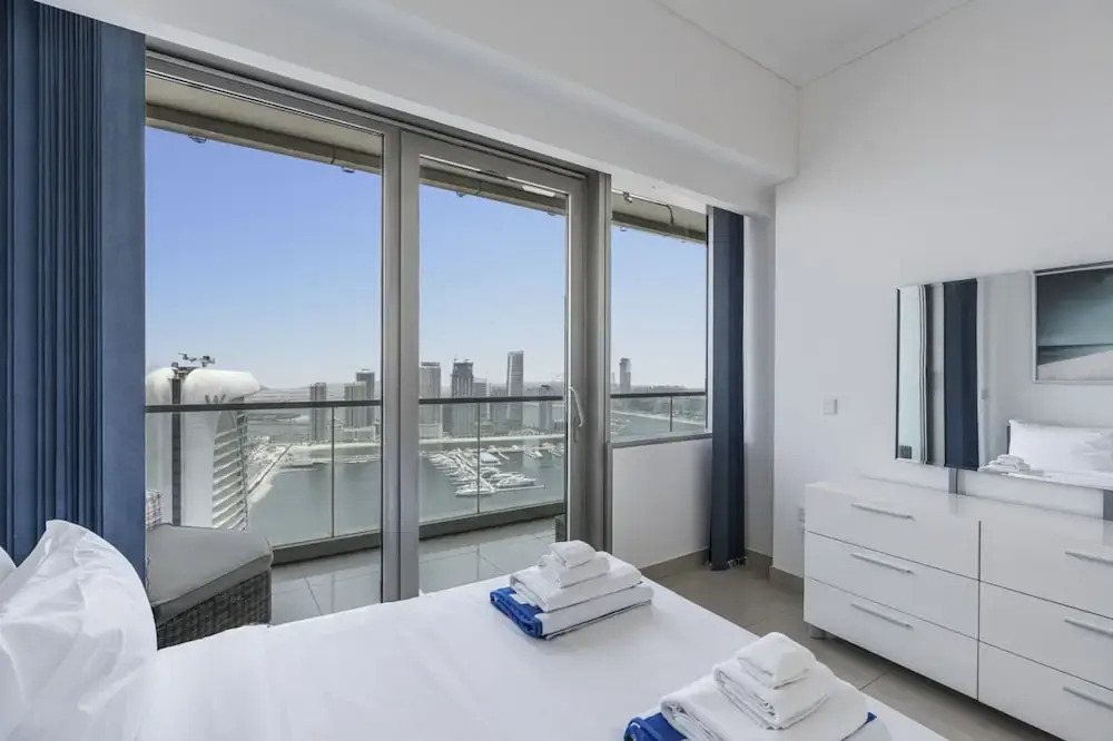 Luxury at Ocean Heights Views Dubai Marina 4 Beds Sleeps 8