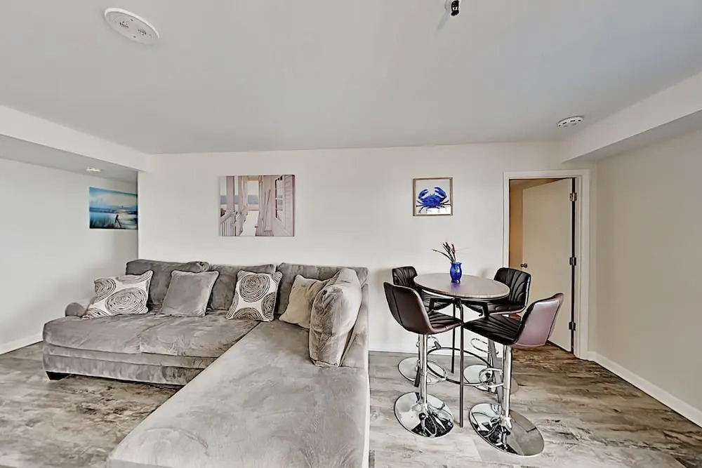 Mbr1617c 2 Bedroom Condo