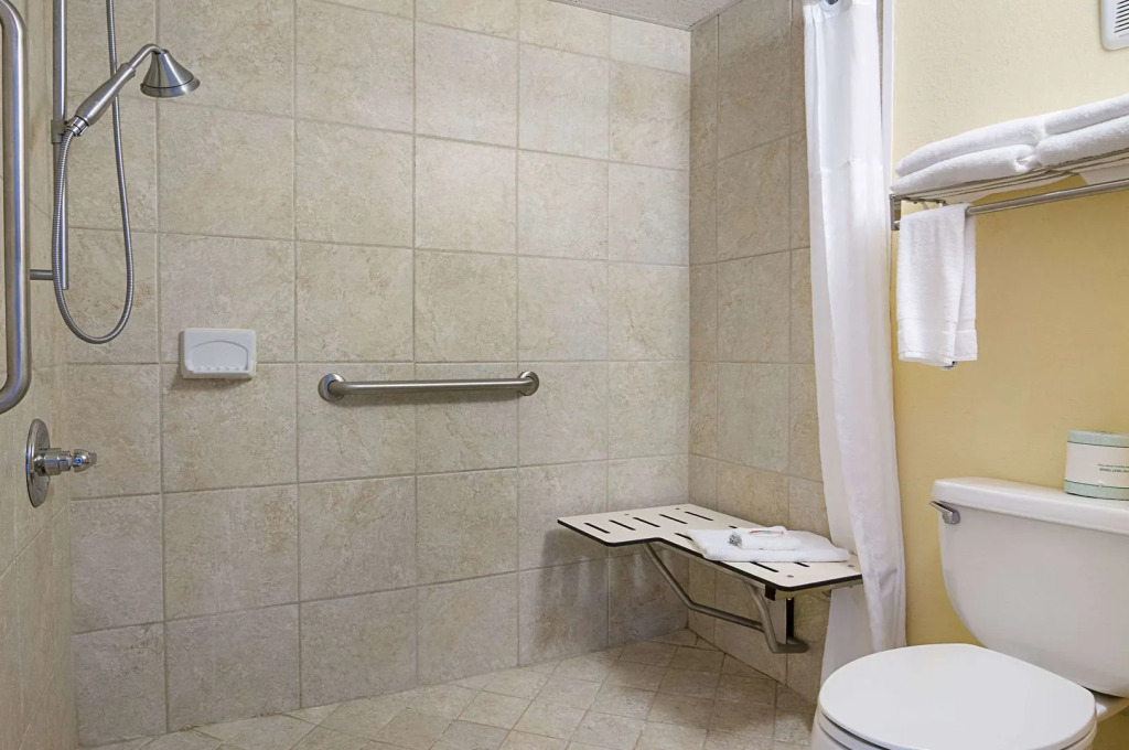 Quality Inn Calhoun