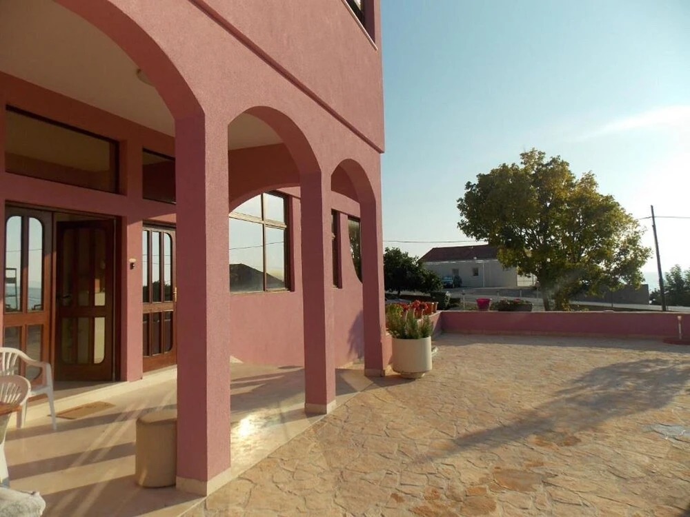 Sea-view Villa in Podstrana near Saint Martin Beaches