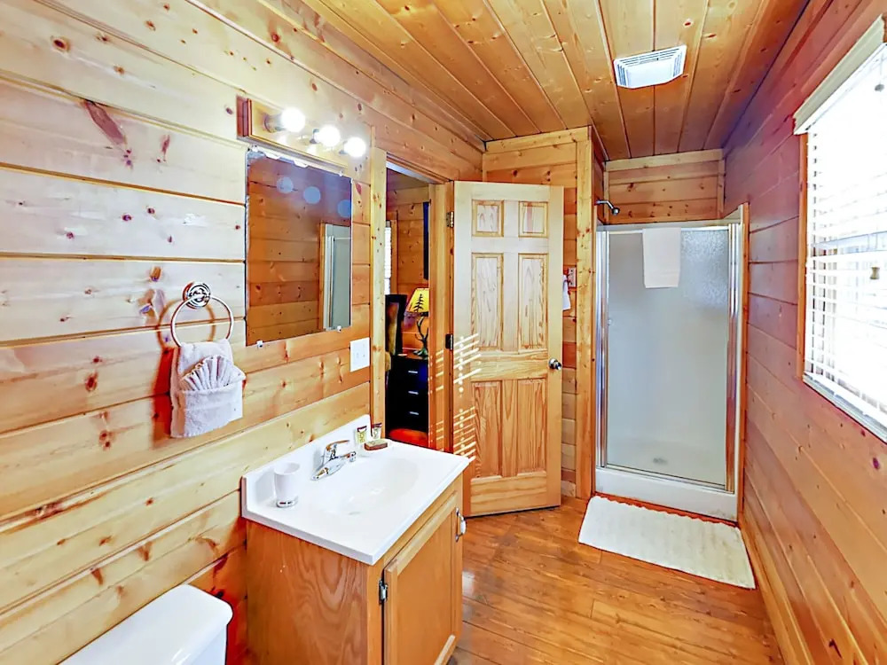 1304 Pine Trail Cabin 2 Bedrooms 2 Bathrooms Cabin