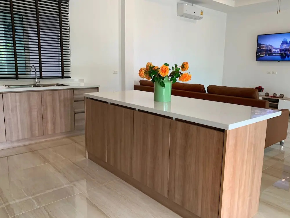 Private Villa with Pool near Laguna