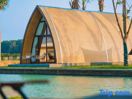 Yingge Treading on the Waves Boat House Homestay