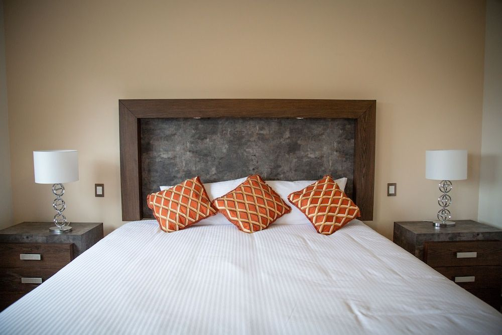 Tres Soles Apartments