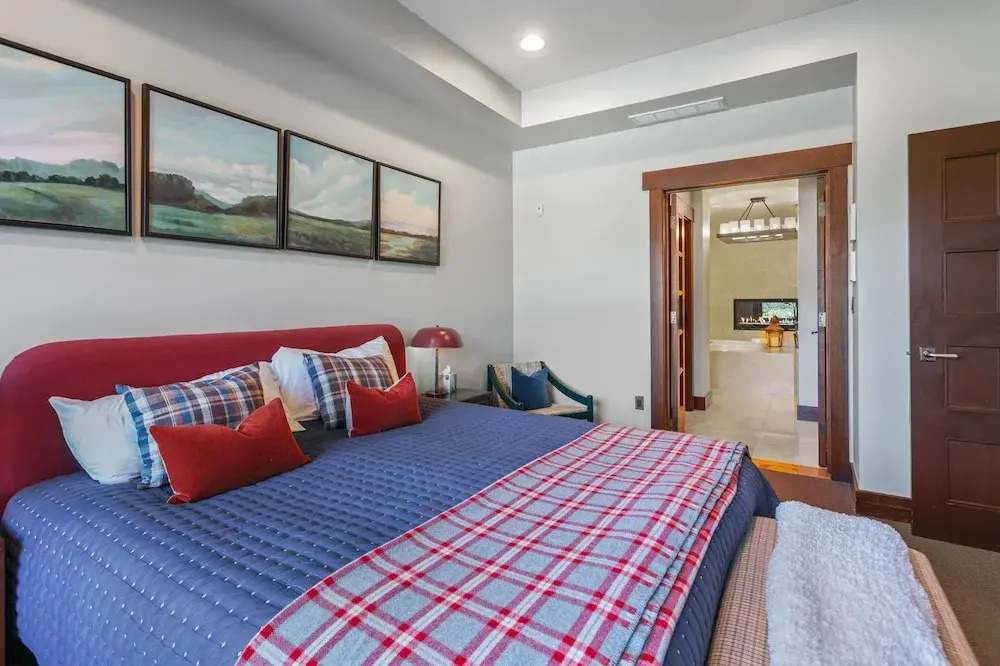 Flagstaff Lodge - Three Bedroom Condo Residence #203 by Deer Valley Resort