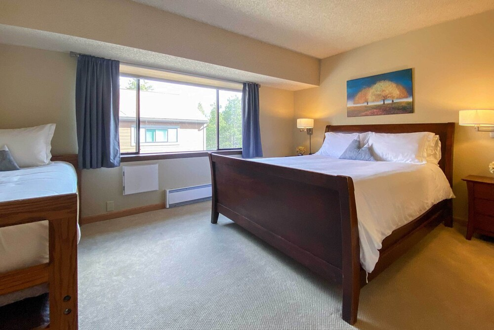 Park Place Deer Camp Condo: Ski-In, Walk To Main St, Lift