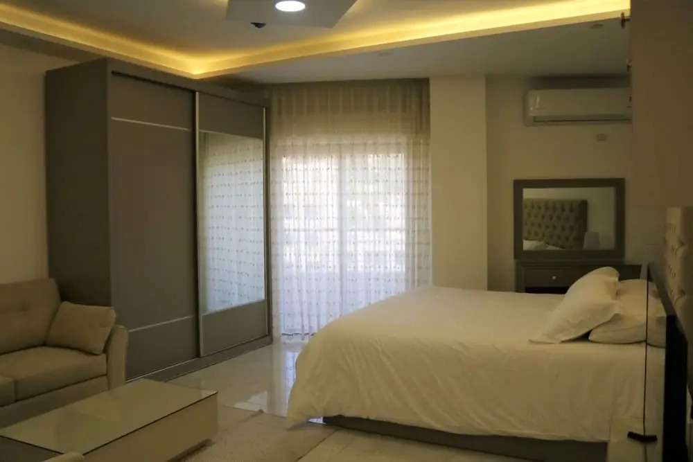 Amazing one Bedroom Apartment in Amman, Elwebdah 5