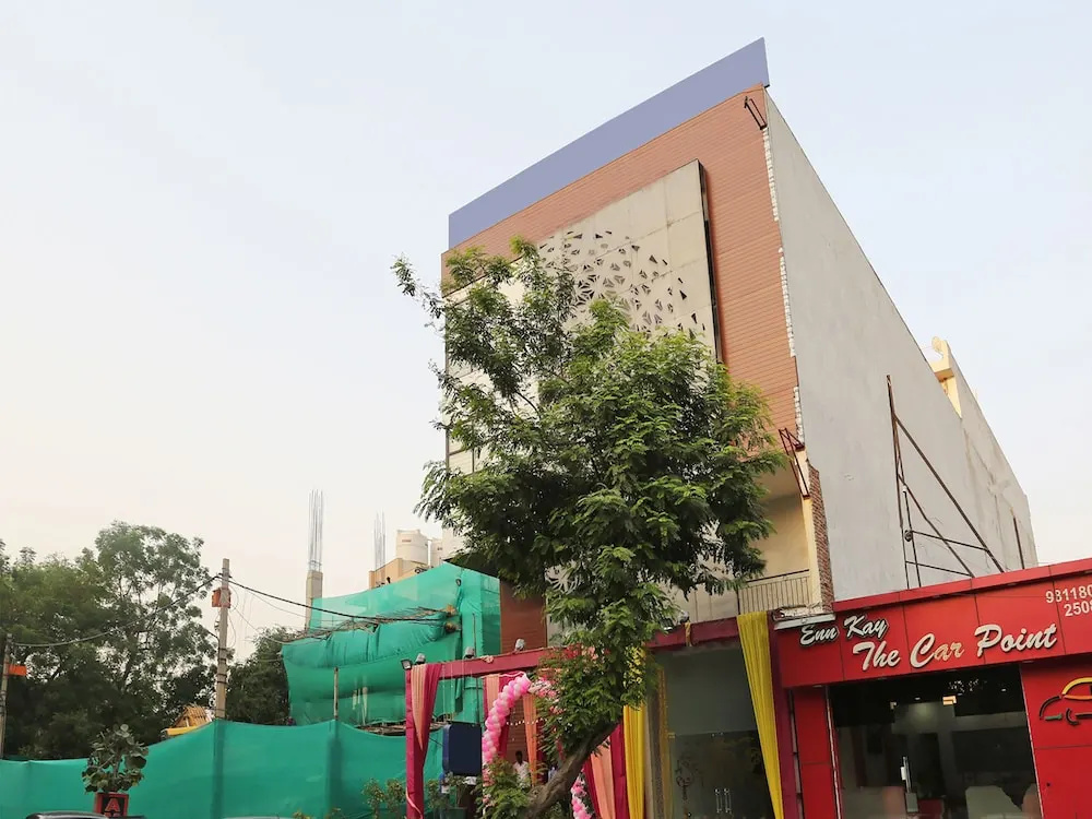 Amora Rooms Dwarka