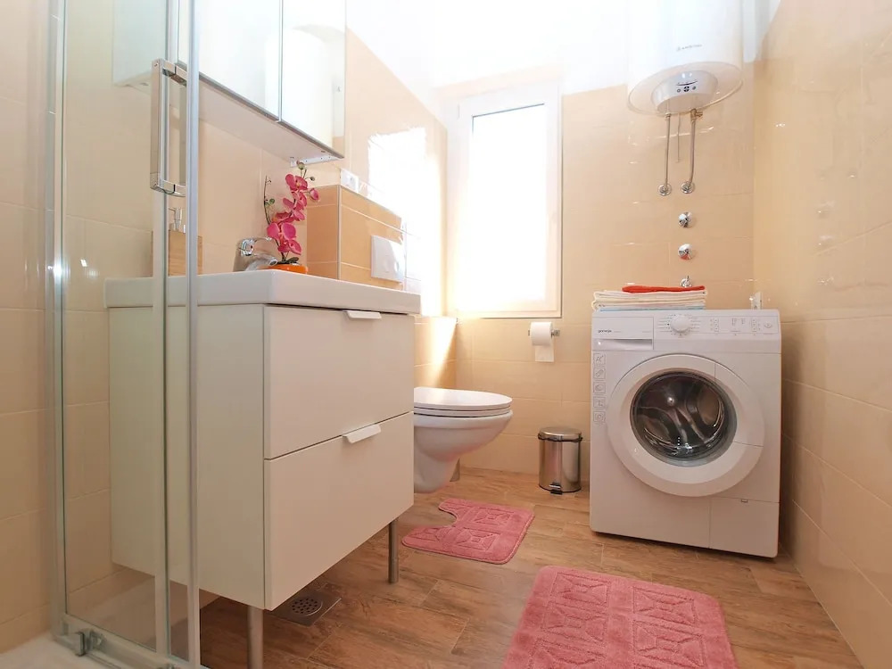 Apartment 1200
