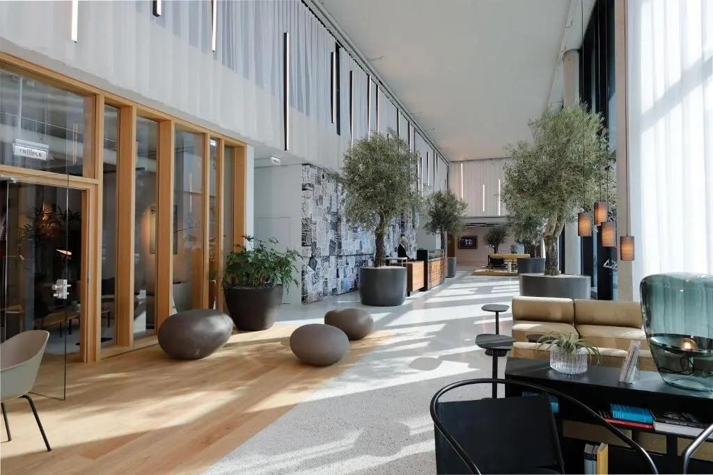 Triiiple Suites Level 21 mit Balkon und Tiefgarage