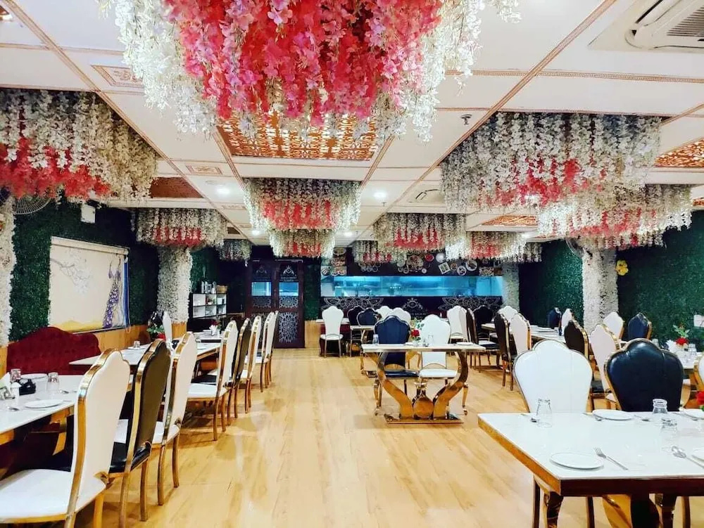 Hotel Rajwada Resort