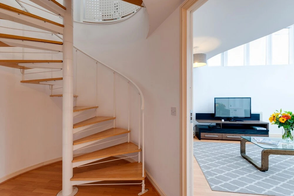 Base Serviced Apartments - The Docks
