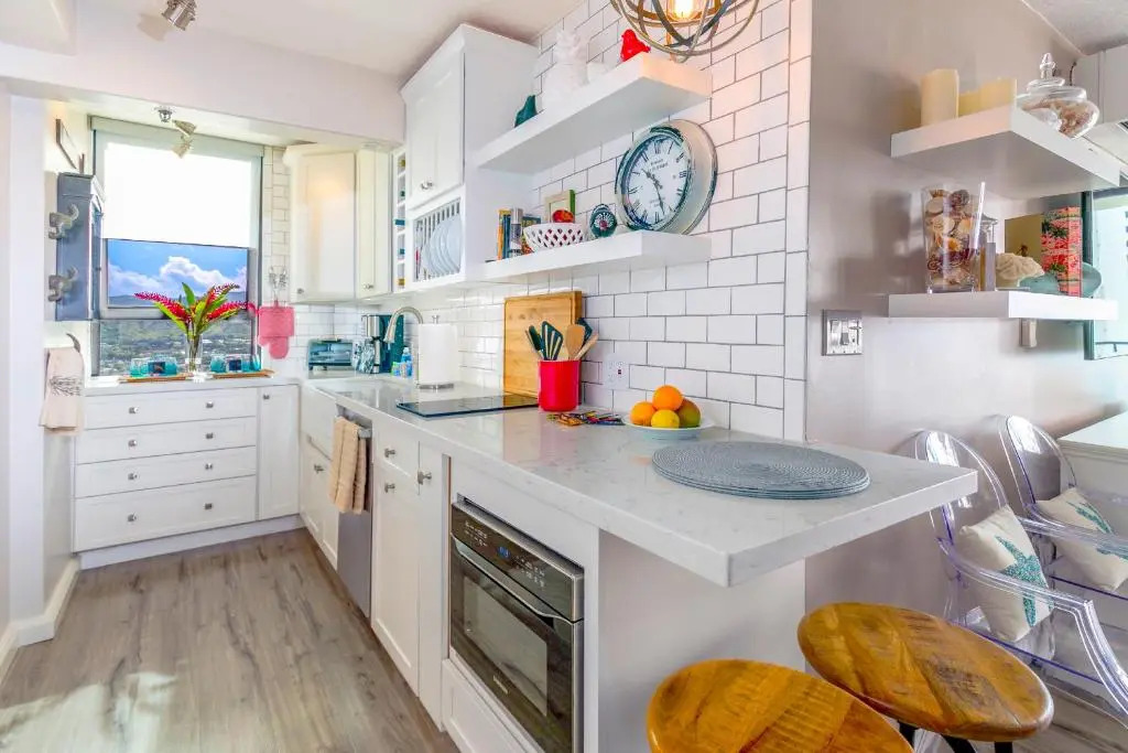 Luxury Condo with Fabulous Ocean Views on 24th Floor - Close to Beach - Parking, AC, WiFi