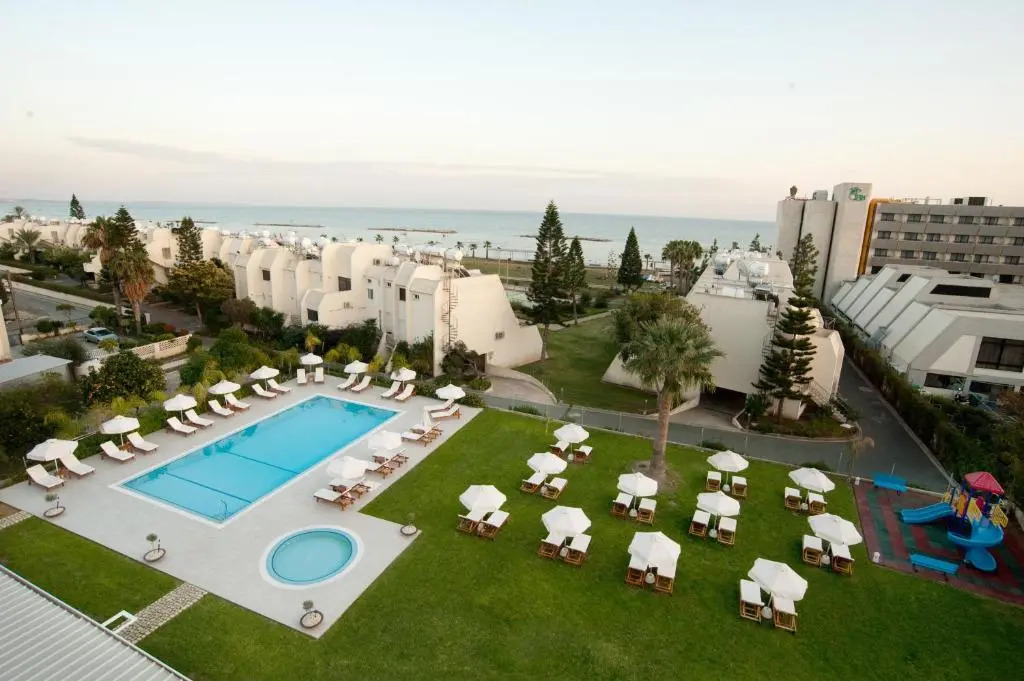 Frixos Suites Hotel Apartments