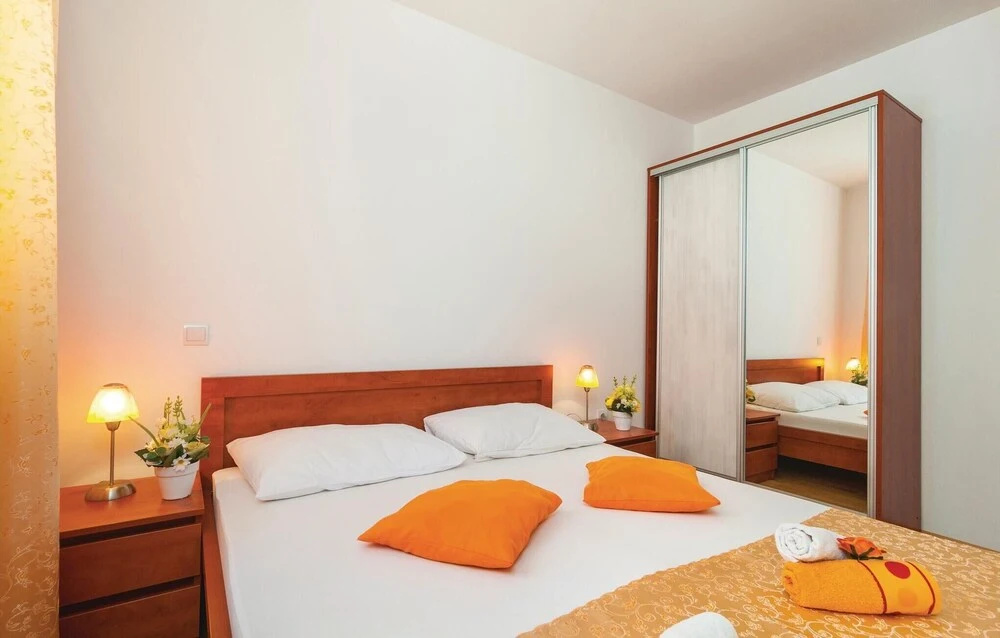 Nice Apartment in Supetar With 1 Bedrooms and Wifi