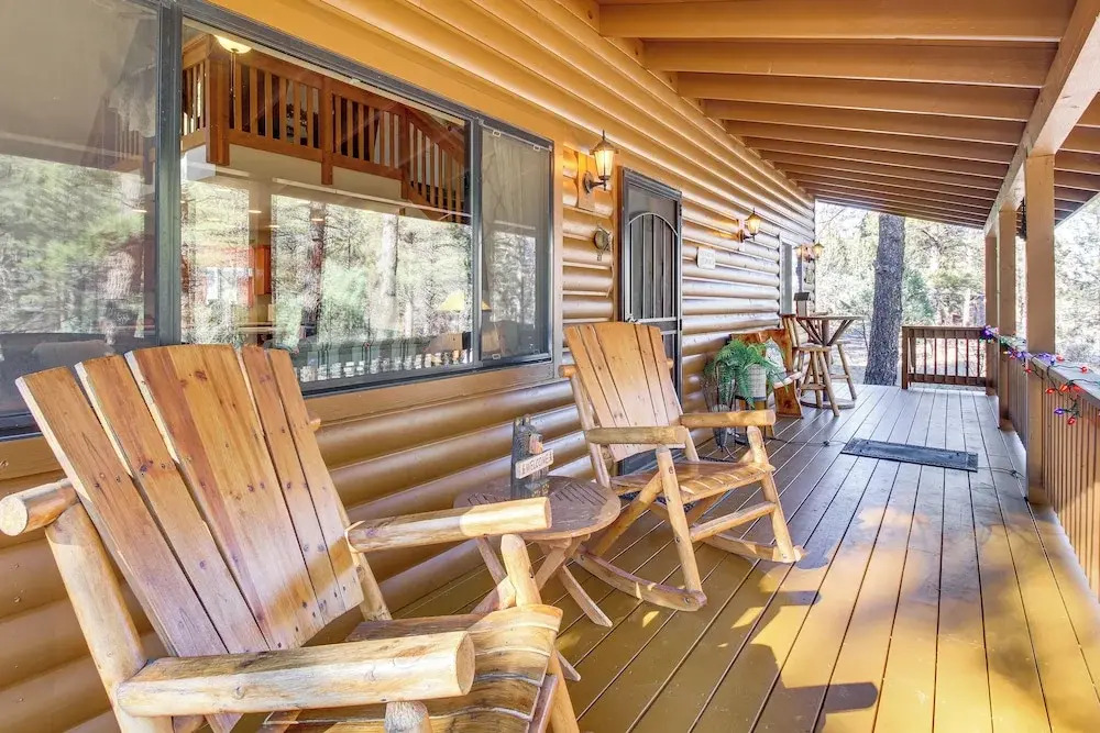 2 Mi to Fool Hollow Lake: Wooded Cabin w/ Fire Pit