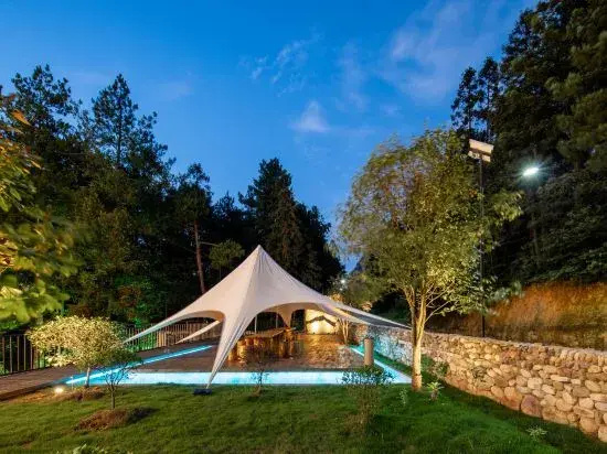 Flower Valley·Jianzhu Homestay (Zhangjiajie National Forest Park Branch)