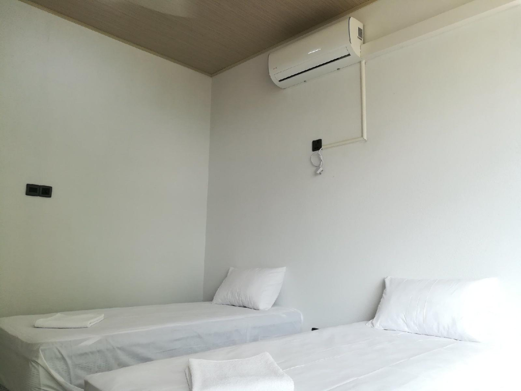 Thilini Tour INN