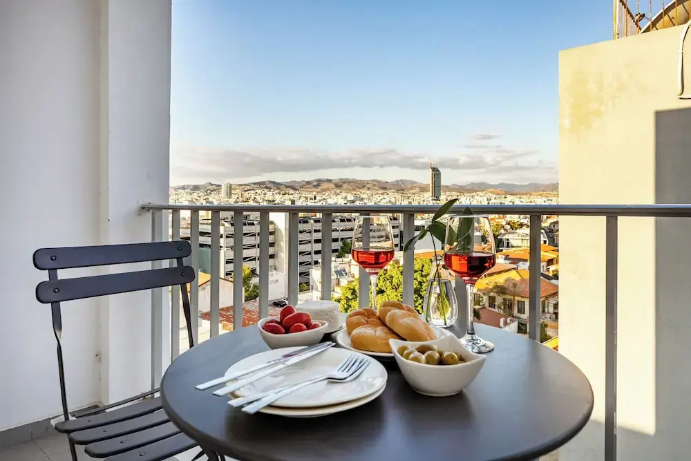 74 Prokymea- Steps From the Sea, Downtown, Balcony