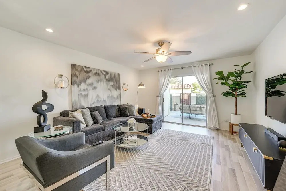 Furnished Patio, Pool Access! Scottsdale Retreat