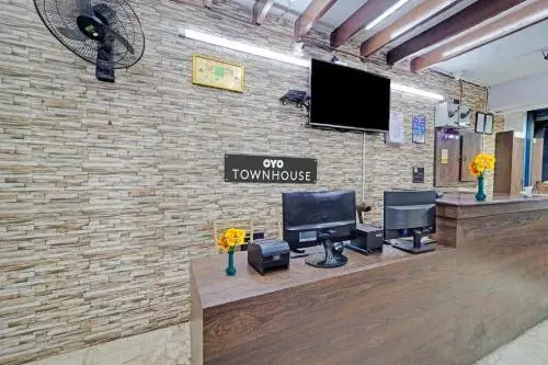 OYO Townhouse 1096 Hotel Redfox Nungambakkam