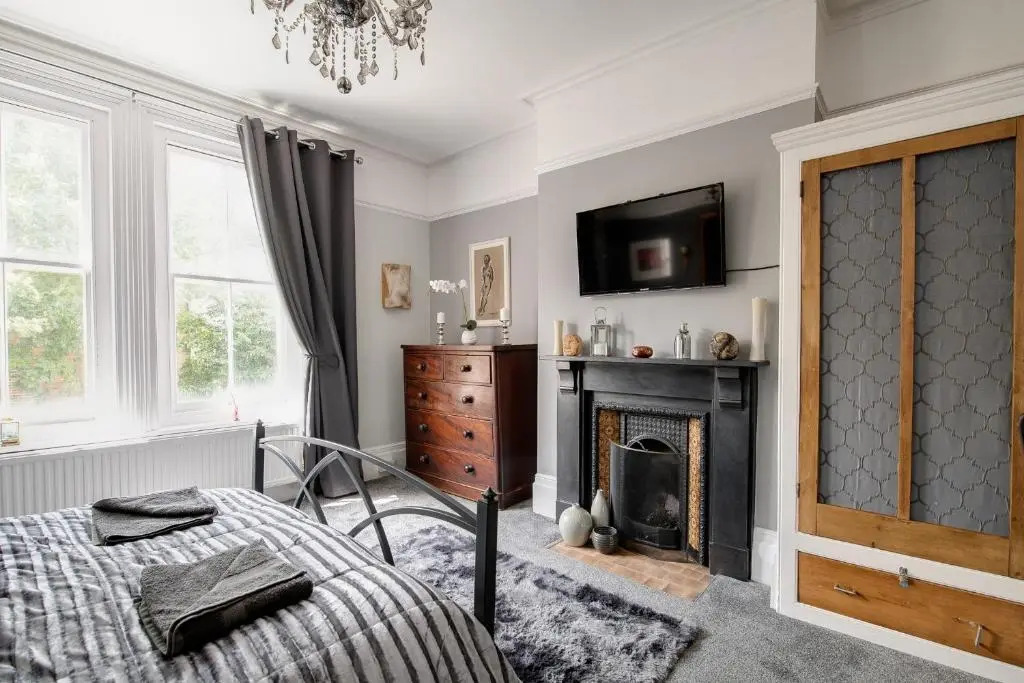 Beautiful spacious Victorian flat Central Southsea