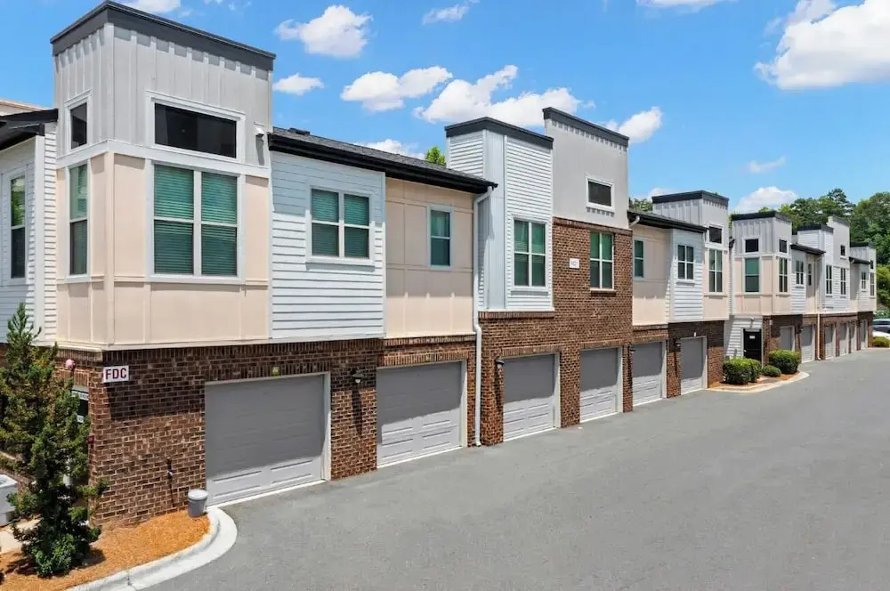 Landing Furnished Apartments - Charlotte Northlake
