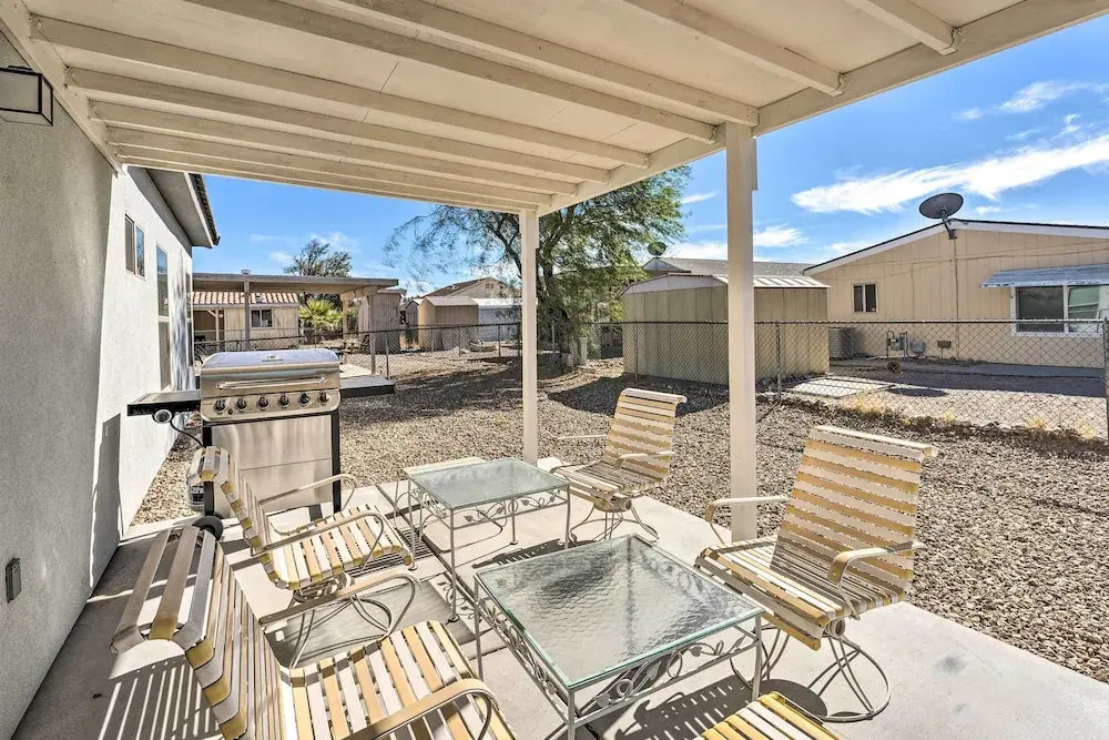 Pet-friendly Retreat - 1 Block to Colorado River!