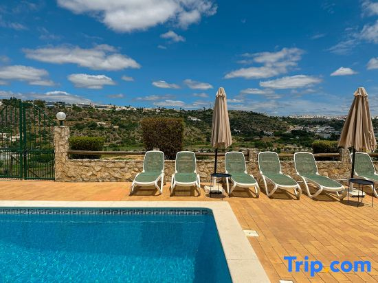 BnB Homes Villa Verde - swimming pool, marina view, BBQ and games room, garden