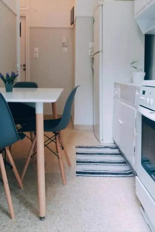 Athens Apartment 1-min Walk to Metro