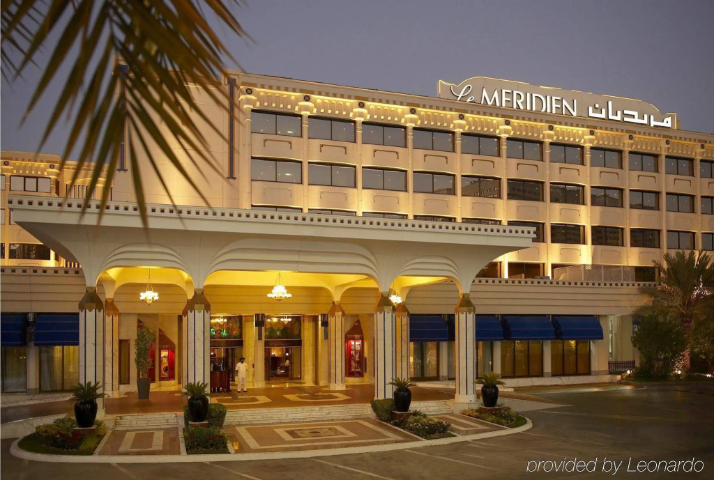 Курортный отель Le Meridien Abu Dhabi Hotel