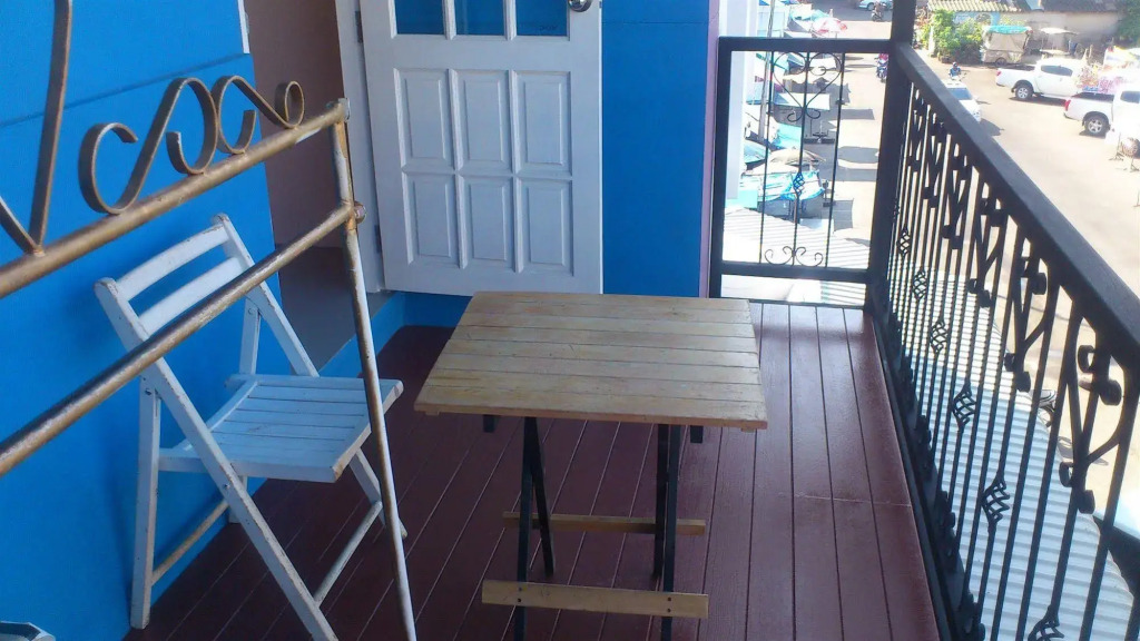 B-trio Guesthouse