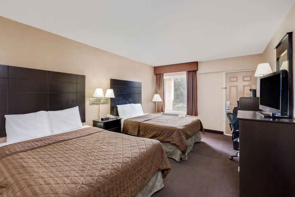 Super 8 by Wyndham Columbia/Ft. Jackson SC