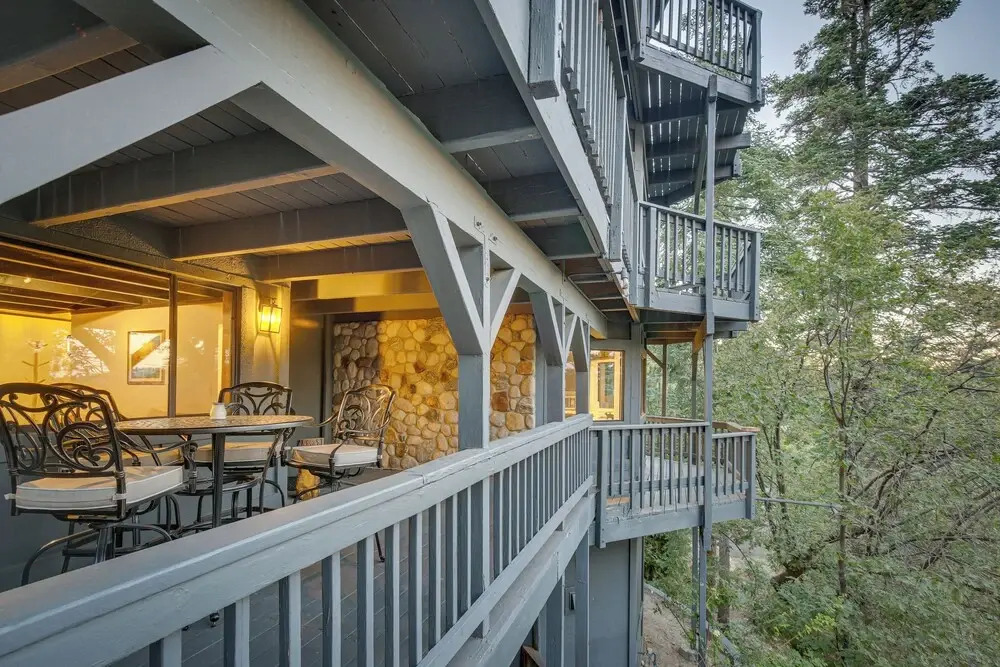 Lake Views & Game Room! Lake Arrowhead 3-king Gem