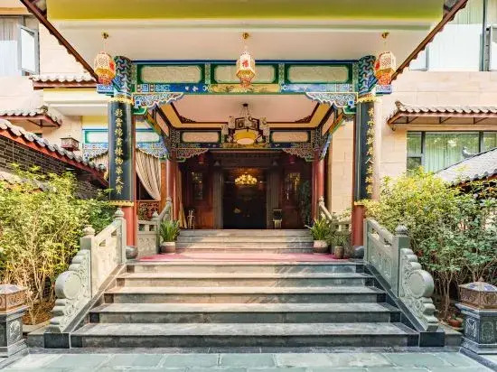 Naran manor