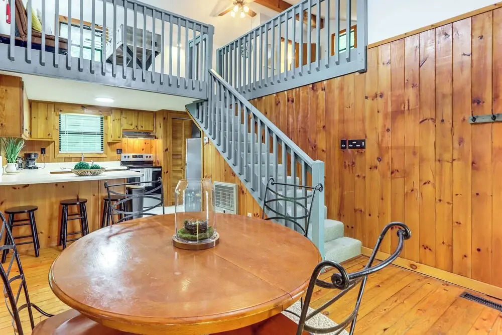 Cartecay River Retreat w/ Yard & Screened Porch!