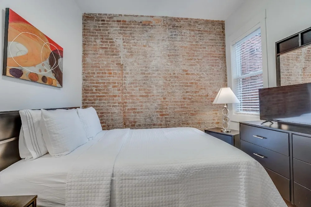 Central Belmont Residences