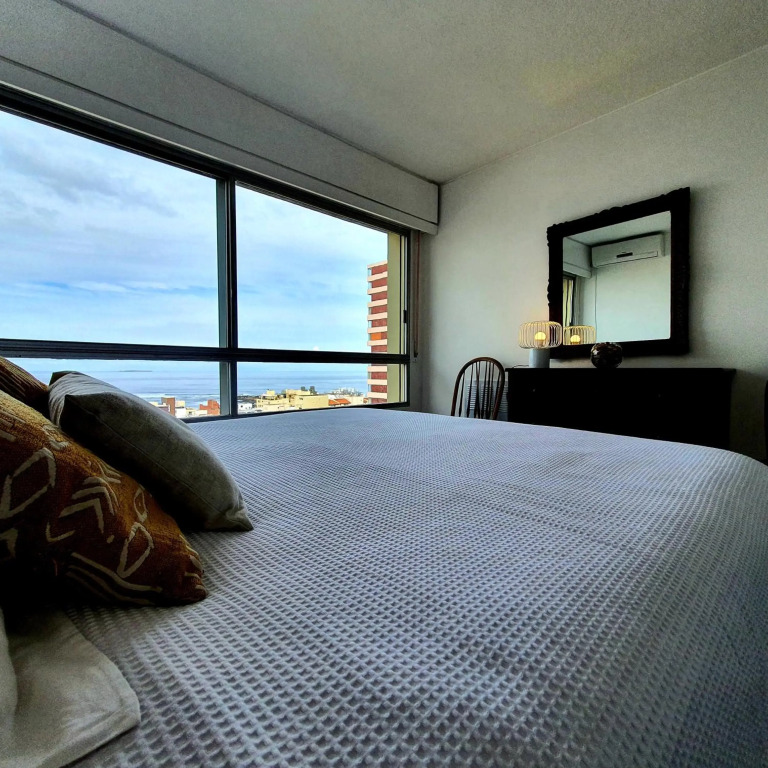 TORRE806 AP ACONCHEGANTE VISTA MAR na PENÍNSULA em PUNTA DEL ESTE