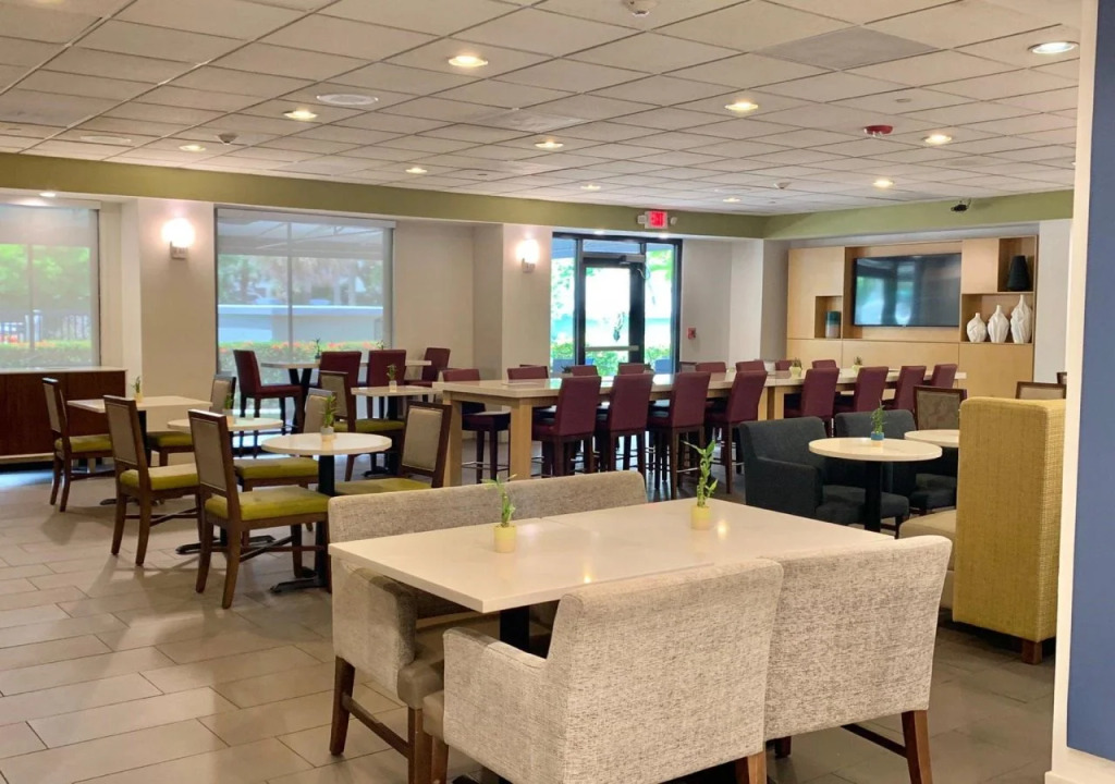 Holiday Inn Express & Suites Miami - Hialeah by IHG
