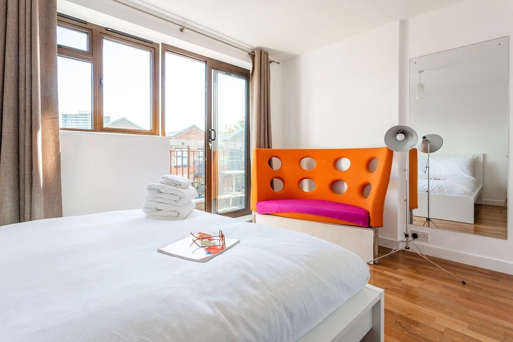 2 Bedroom Split Level Flat In The Heart Of Camden