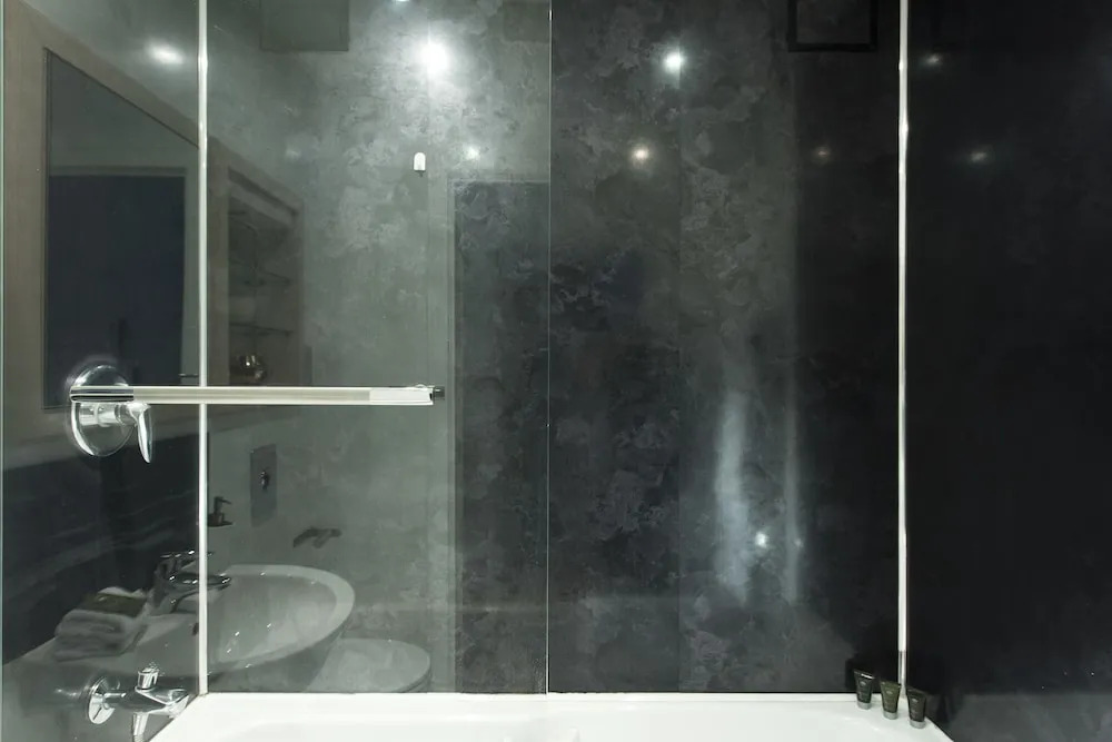 Peaceful & Modern 2BR Flat with Water Views
