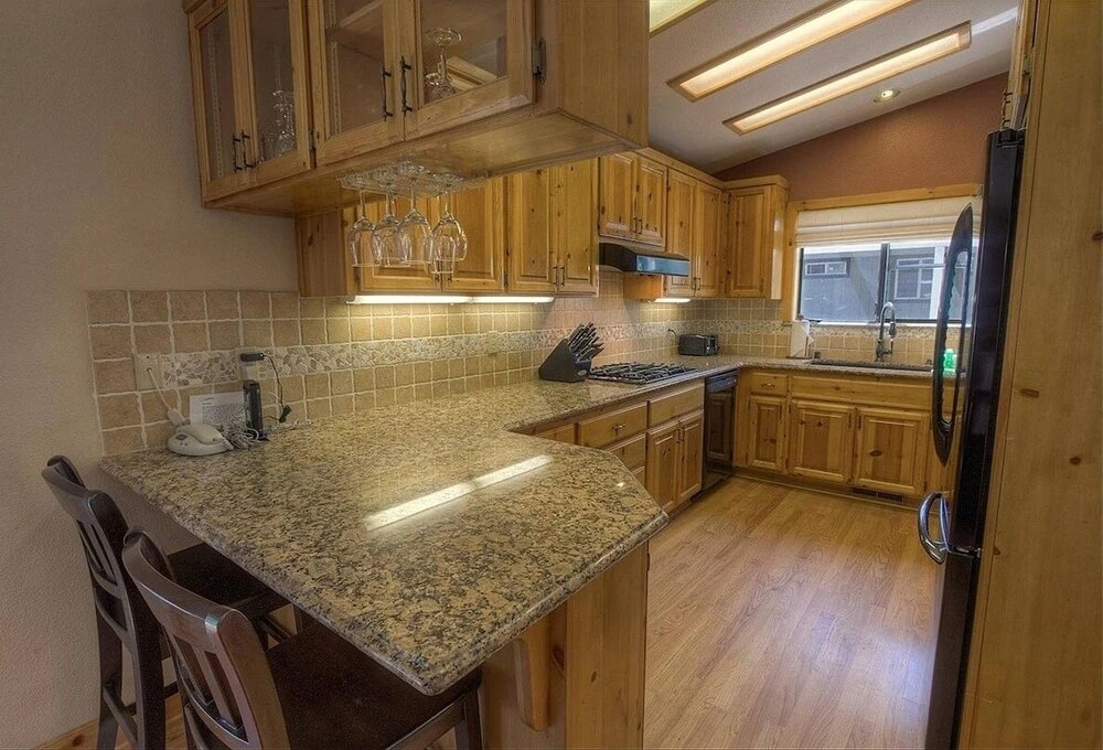 Lupine Lodge 3 Bedroom Home by RedAwning
