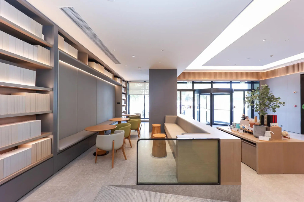 JI Hotel (Nanchang Bayi Square Provincial Art Gallery)