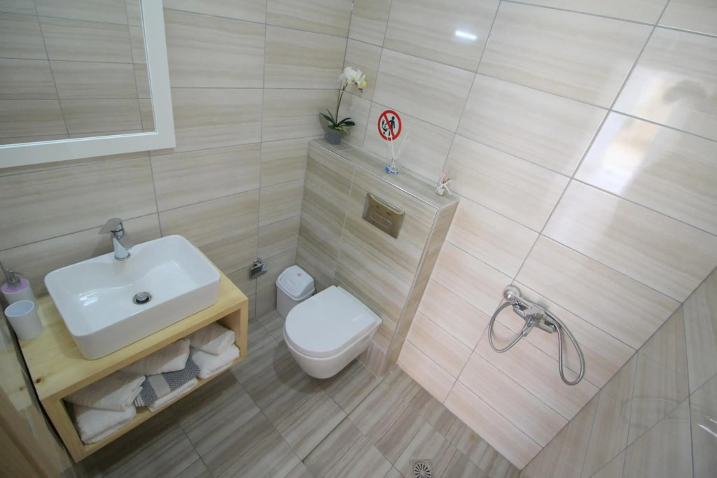 Nefelis Apartment