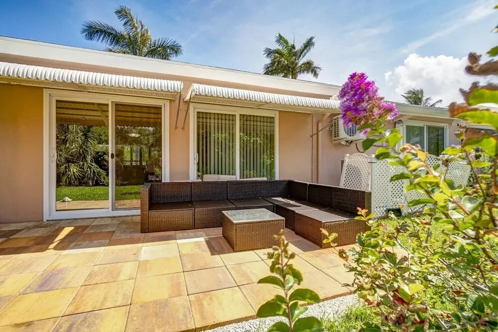 Renovated Quiet All King Bed Suites