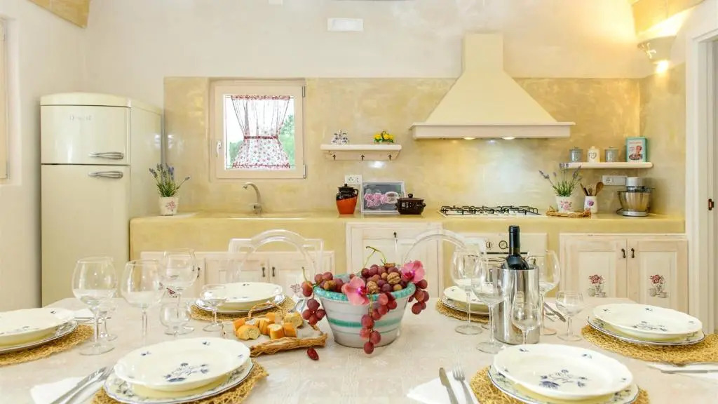 WHITE STONE HOUSE 6&1, Emma Villas