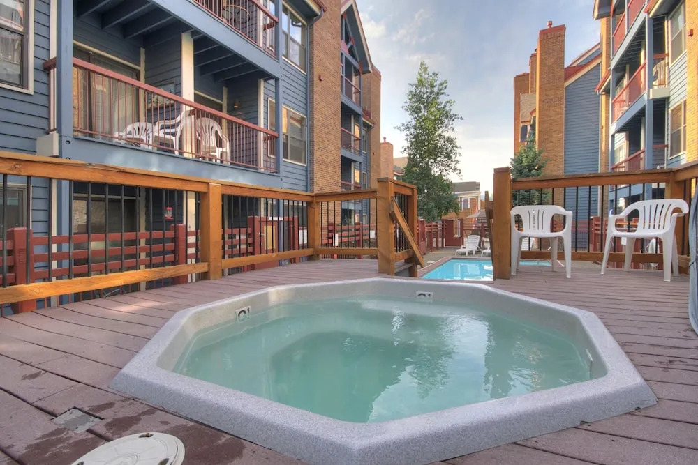 Bright Winter Stay W/skylight 2br/ba Short Stroll To Main St 2 Bedroom Condo by RedAwning
