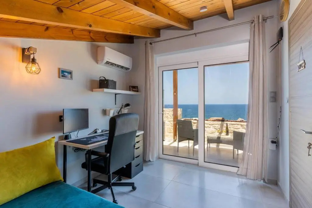 Suite Leon, seafront residence