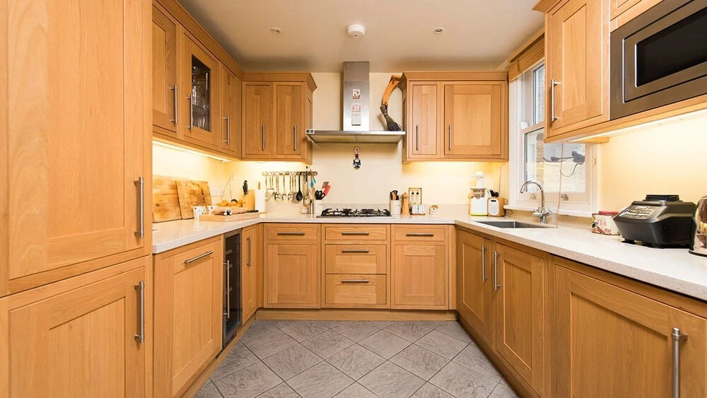 Spacious, Comfortable 2BR Fulham Maisonette