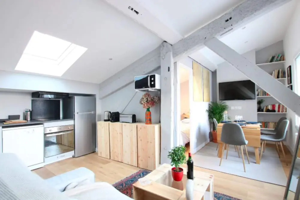 Comfy Attic Apartment Near Grand Théâtre